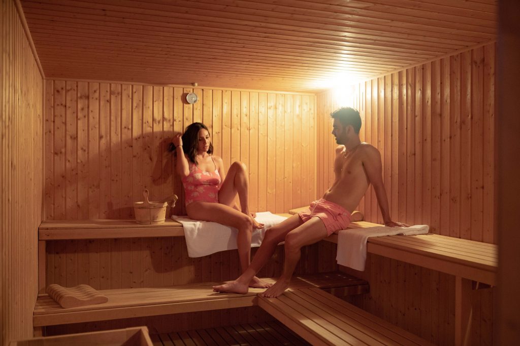 Beschnitten sauna